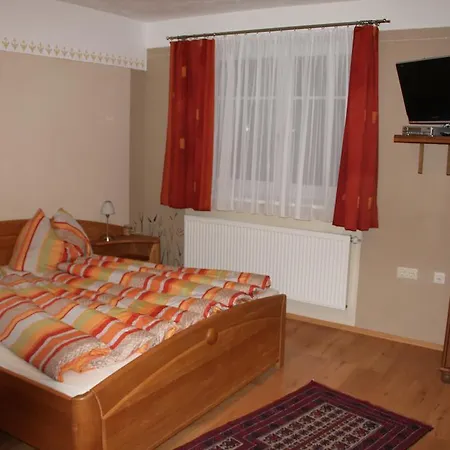 Privatunterkunft Haus Resi *